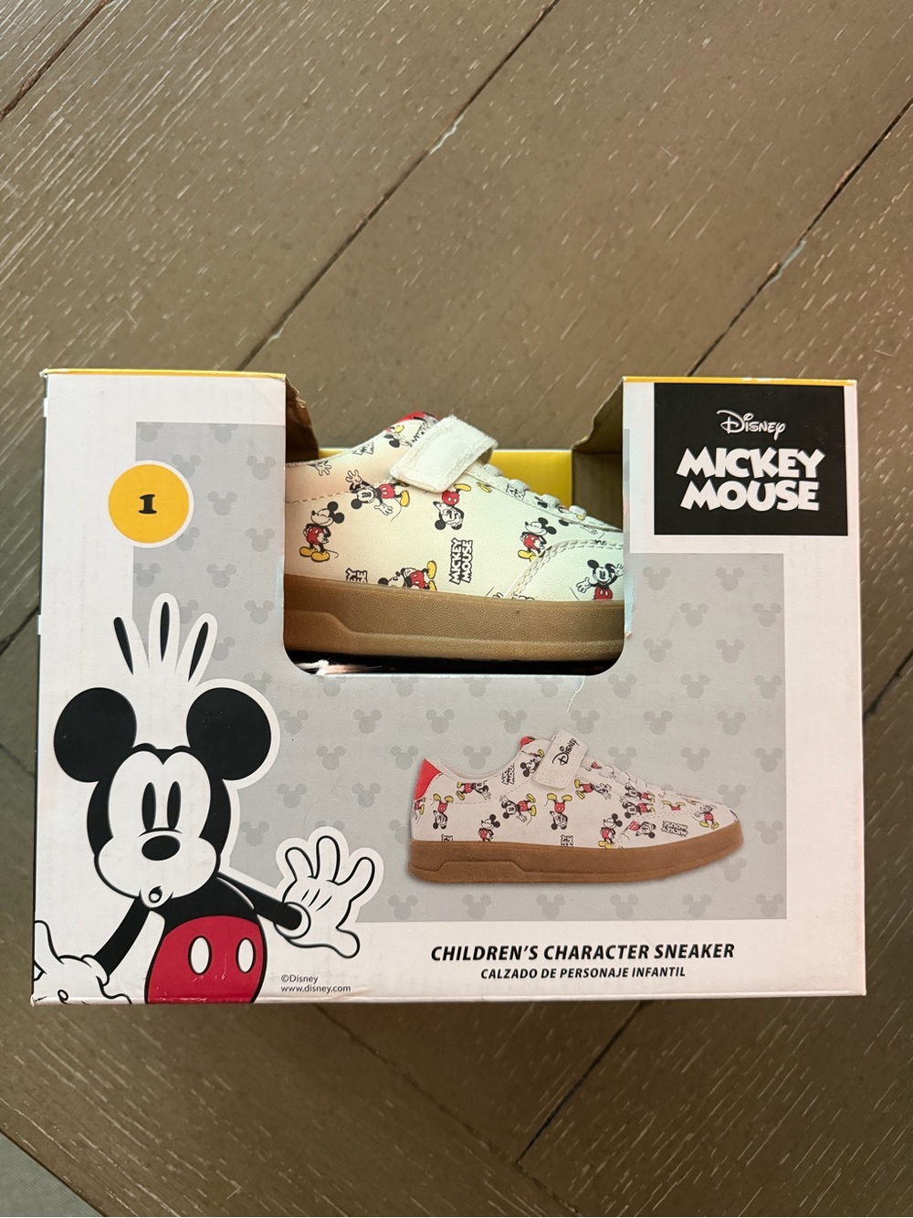 New Disney Mickey Mouse Sneakers shoes size youth 1